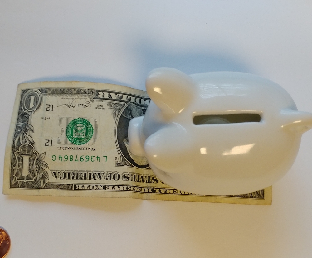 6/$25 Miniature pig porcelain piggy bank - Picture 5 of 6
